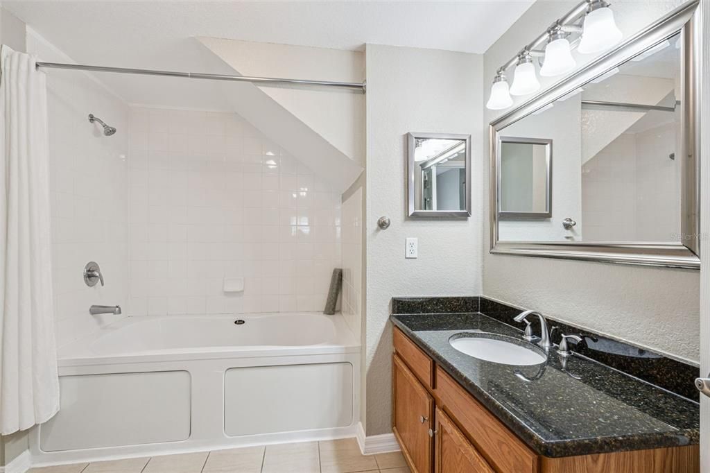 For Sale: $249,999 (4 beds, 3 baths, 1470 Square Feet)