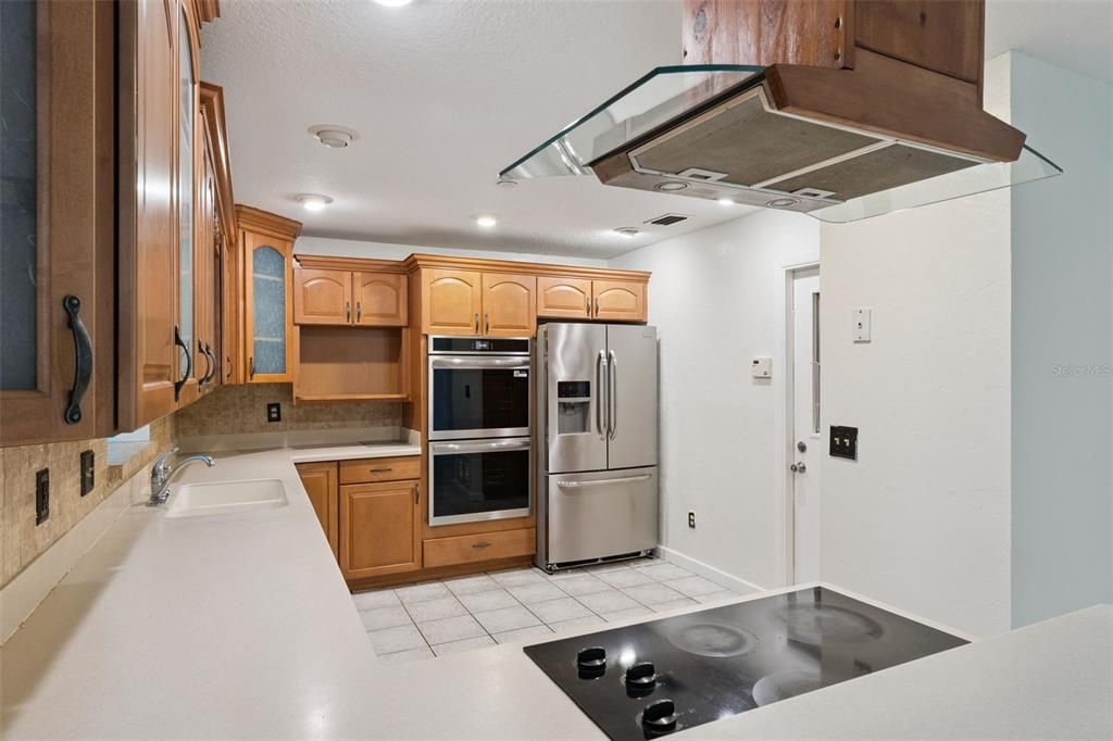 En Venta: $320,000 (3 camas, 2 baños, 1676 Pies cuadrados)