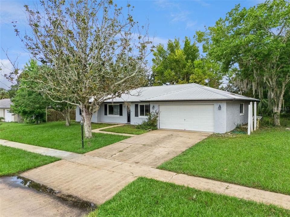 En Venta: $320,000 (3 camas, 2 baños, 1676 Pies cuadrados)