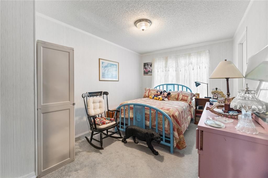 For Sale: $350,000 (3 beds, 2 baths, 2432 Square Feet)