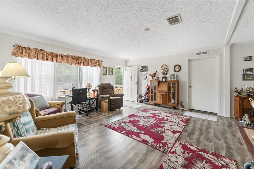 For Sale: $350,000 (3 beds, 2 baths, 2432 Square Feet)