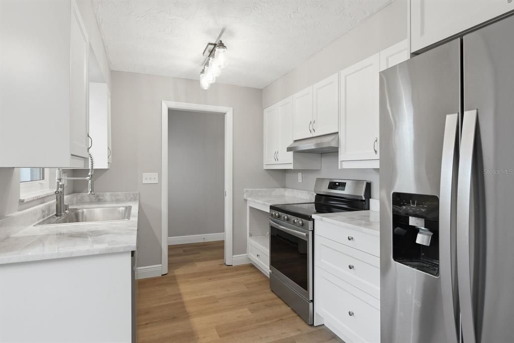 В аренду: $2,800 (3 спален, 2 ванн, 1390 Квадратных фут)