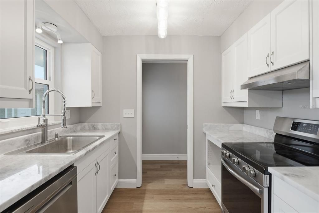 В аренду: $2,800 (3 спален, 2 ванн, 1390 Квадратных фут)