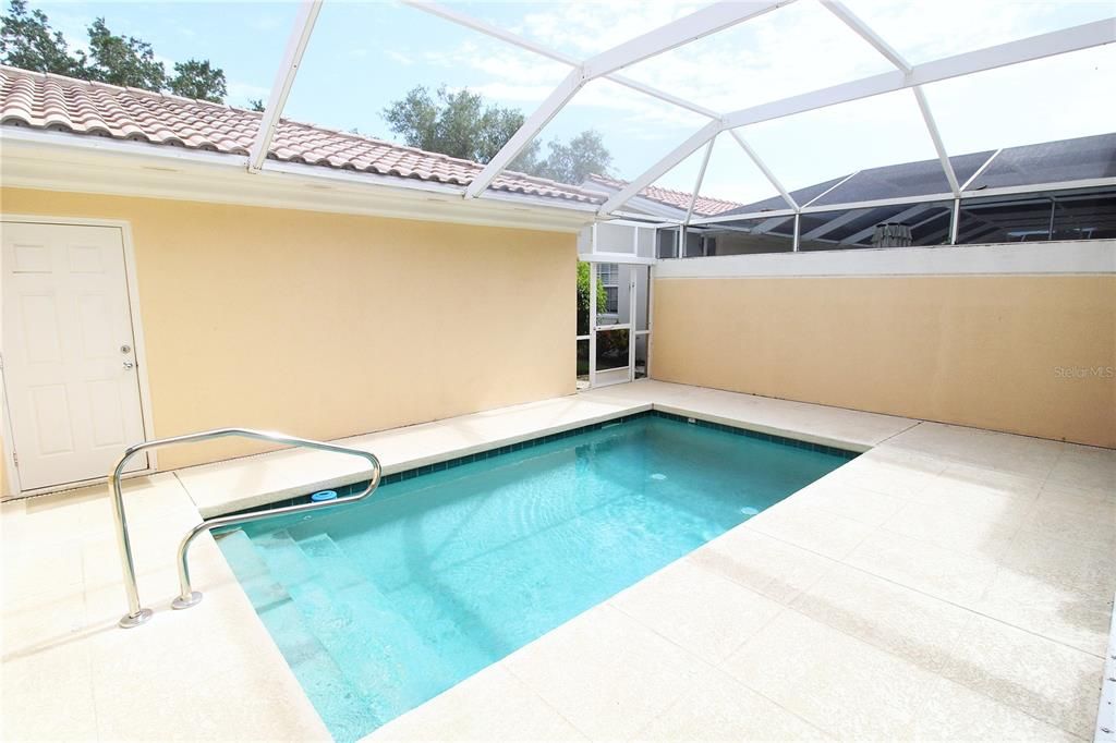 Active With Contract: $2,645 (3 beds, 3 baths, 1844 Square Feet)