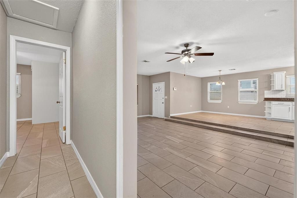 For Sale: $275,000 (3 beds, 2 baths, 1426 Square Feet)