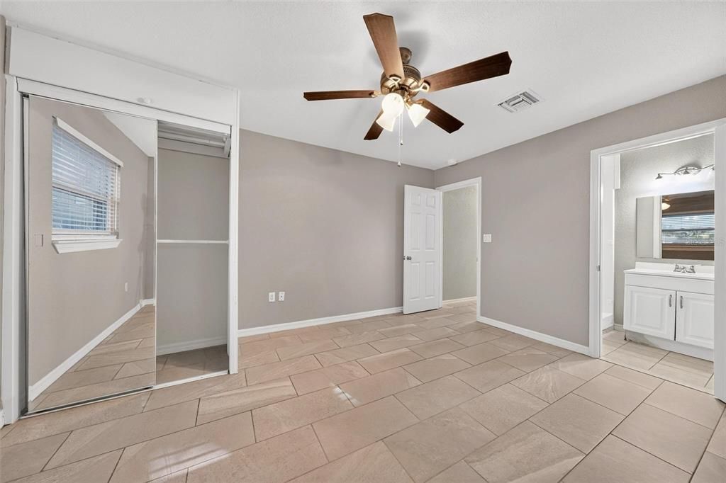 For Sale: $275,000 (3 beds, 2 baths, 1426 Square Feet)