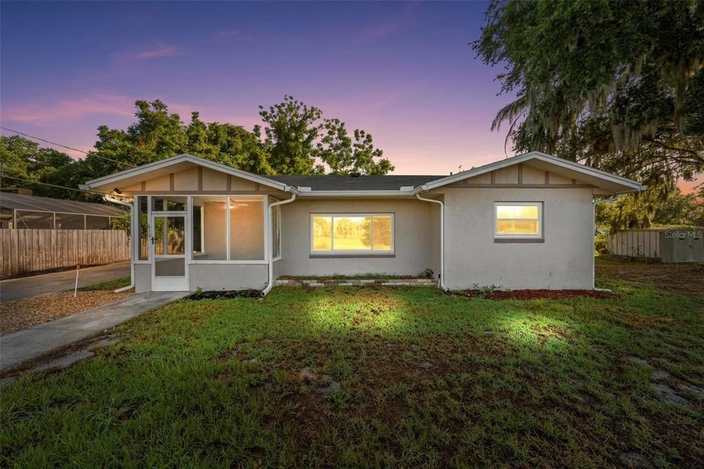 For Sale: $275,000 (3 beds, 2 baths, 1426 Square Feet)