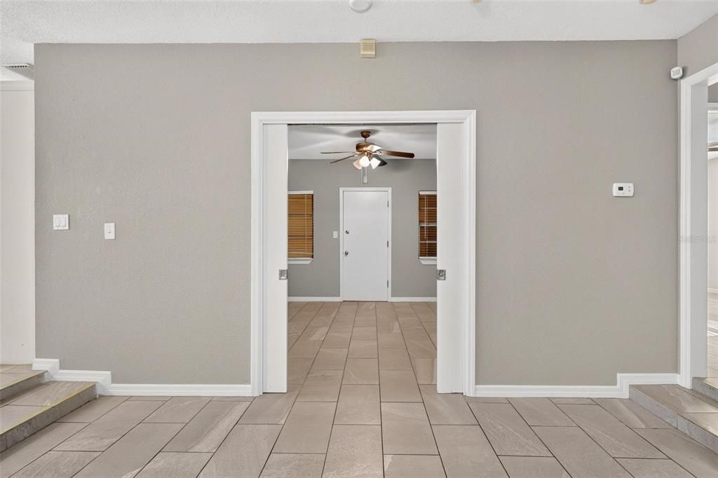 For Sale: $275,000 (3 beds, 2 baths, 1426 Square Feet)