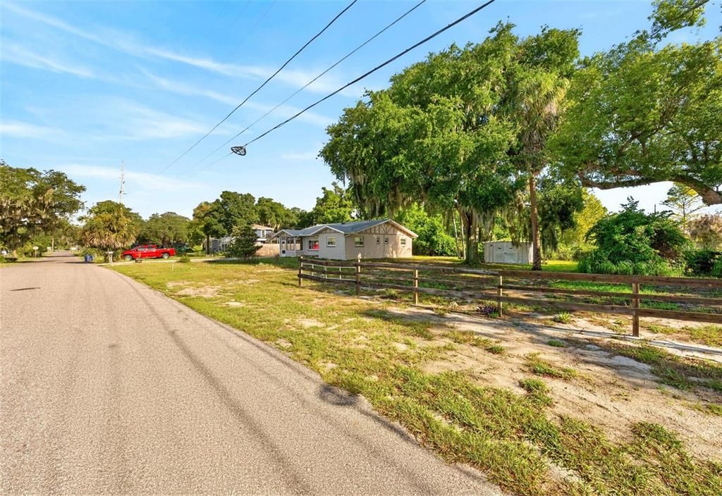 For Sale: $275,000 (3 beds, 2 baths, 1426 Square Feet)