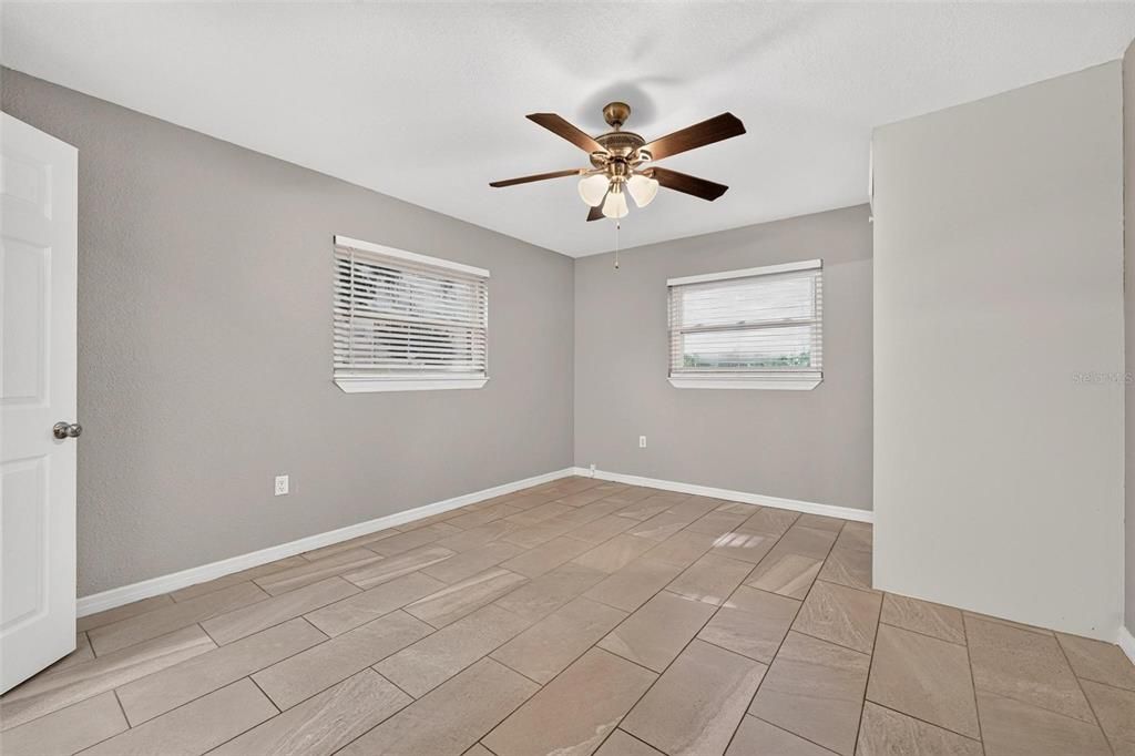 For Sale: $275,000 (3 beds, 2 baths, 1426 Square Feet)
