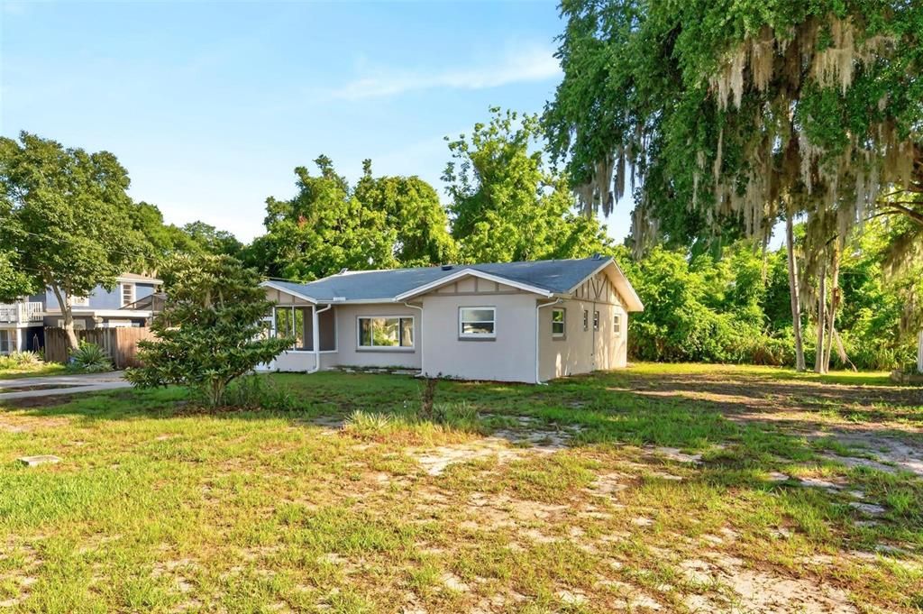 For Sale: $275,000 (3 beds, 2 baths, 1426 Square Feet)