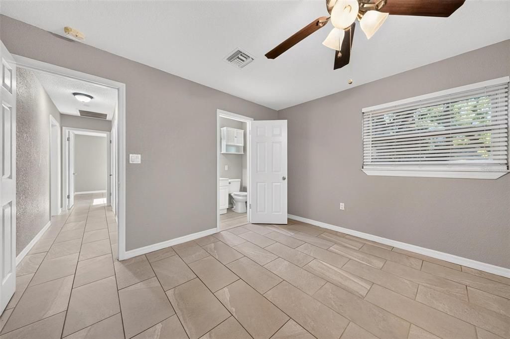 For Sale: $275,000 (3 beds, 2 baths, 1426 Square Feet)