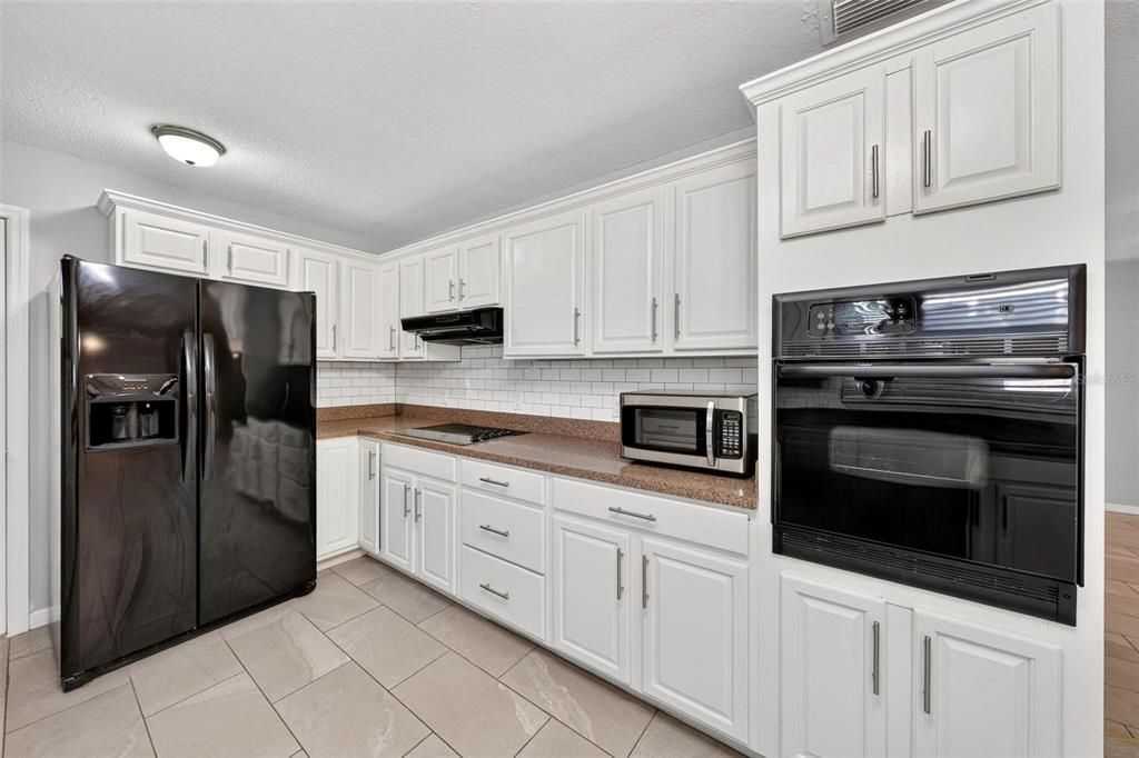 For Sale: $275,000 (3 beds, 2 baths, 1426 Square Feet)