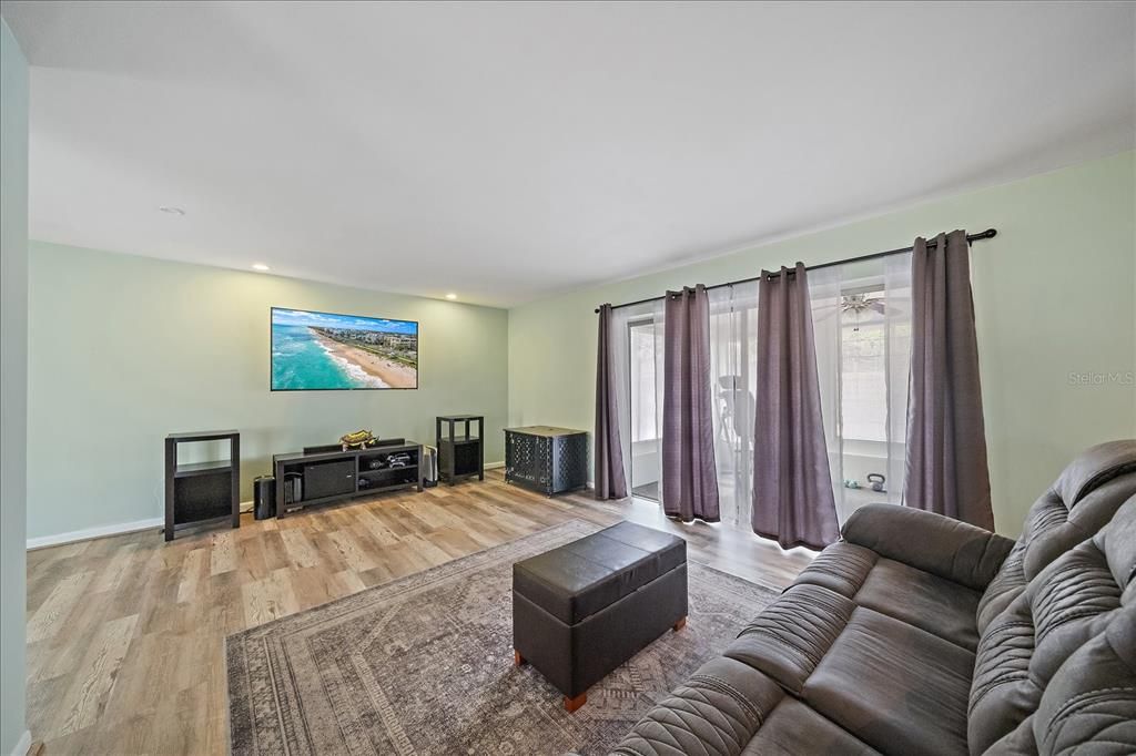 На продажу: $299,000 (2 спален, 2 ванн, 1305 Квадратных фут)