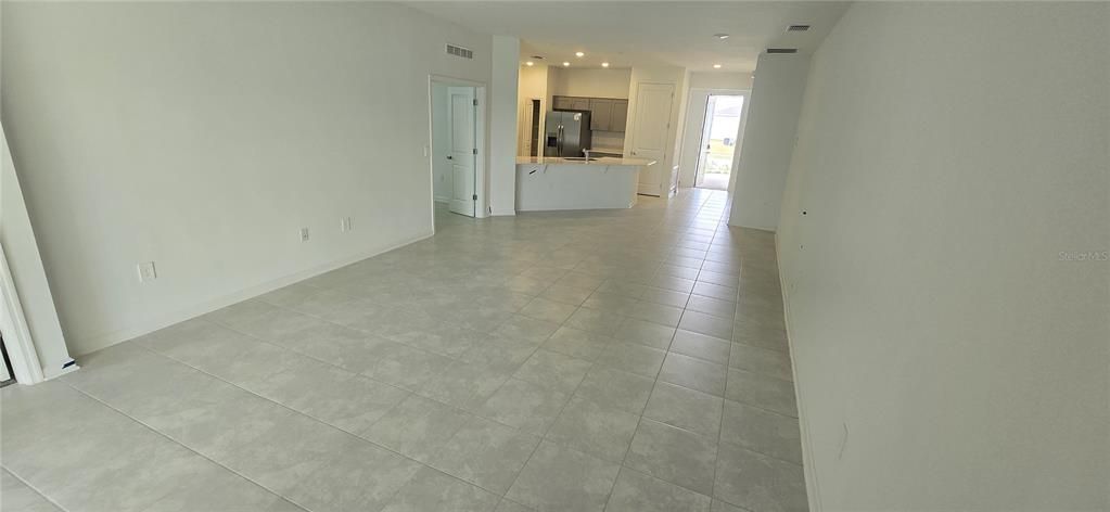 For Rent: $1,850 (3 beds, 2 baths, 1710 Square Feet)
