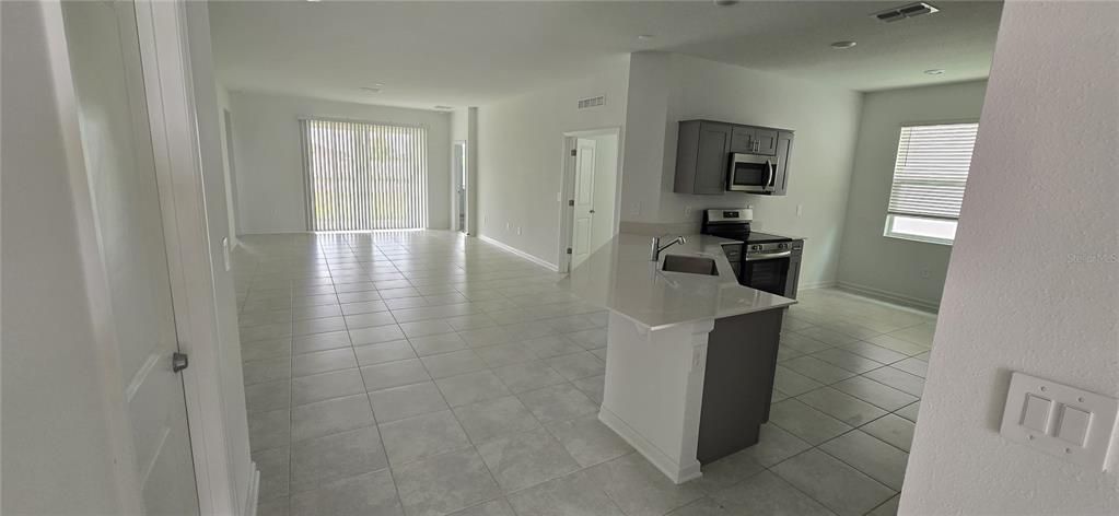 For Rent: $1,850 (3 beds, 2 baths, 1710 Square Feet)