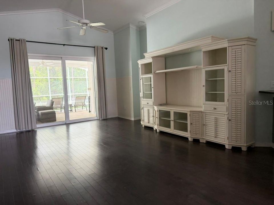 En Venta: $375,000 (4 camas, 3 baños, 1799 Pies cuadrados)