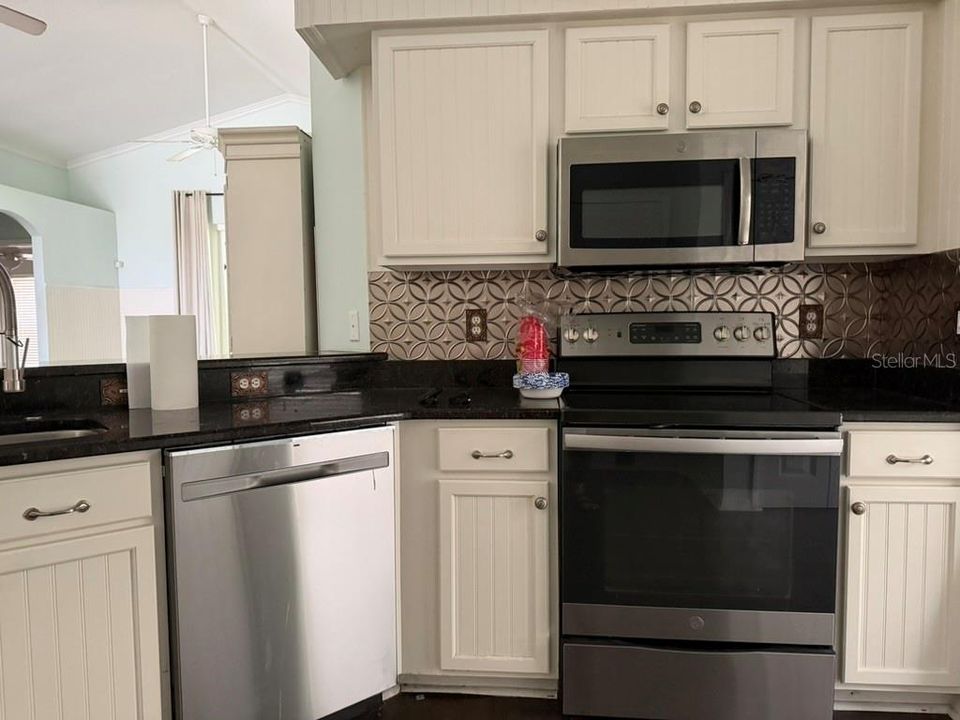 En Venta: $375,000 (4 camas, 3 baños, 1799 Pies cuadrados)