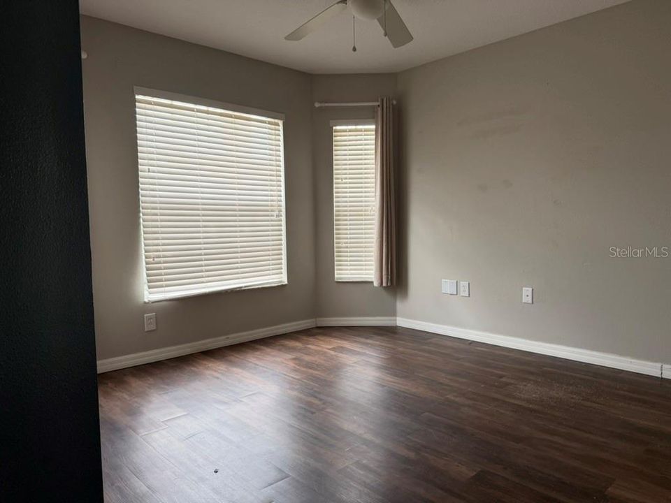 En Venta: $375,000 (4 camas, 3 baños, 1799 Pies cuadrados)