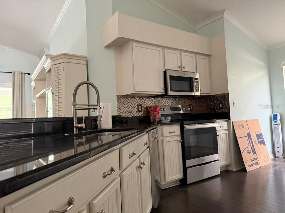 En Venta: $375,000 (4 camas, 3 baños, 1799 Pies cuadrados)