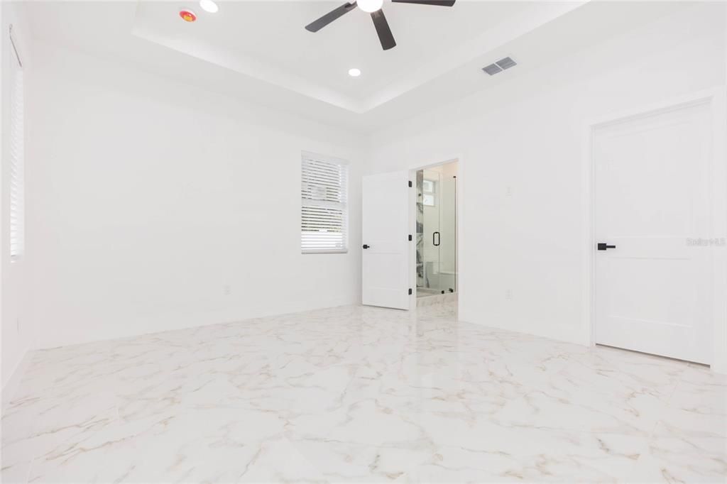 На продажу: $369,000 (3 спален, 2 ванн, 1177 Квадратных фут)