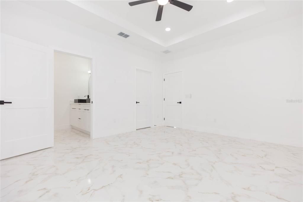 На продажу: $369,000 (3 спален, 2 ванн, 1177 Квадратных фут)
