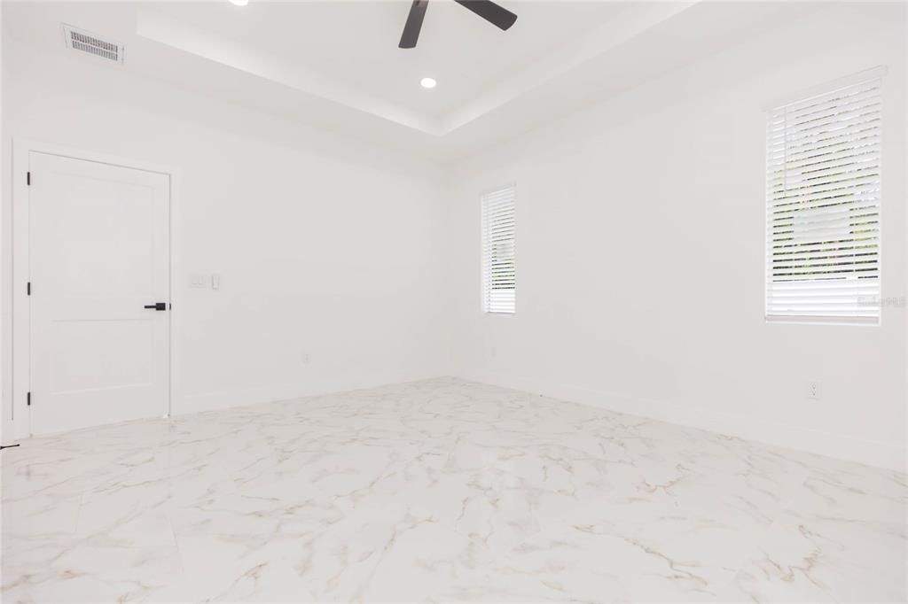 На продажу: $369,000 (3 спален, 2 ванн, 1177 Квадратных фут)