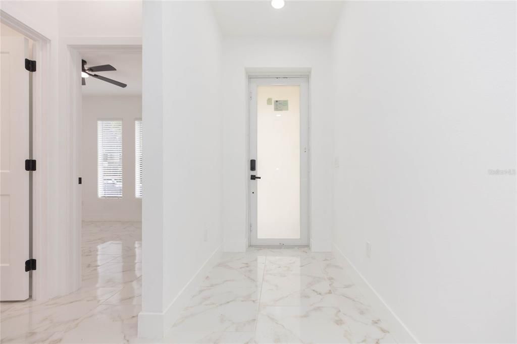 На продажу: $369,000 (3 спален, 2 ванн, 1177 Квадратных фут)