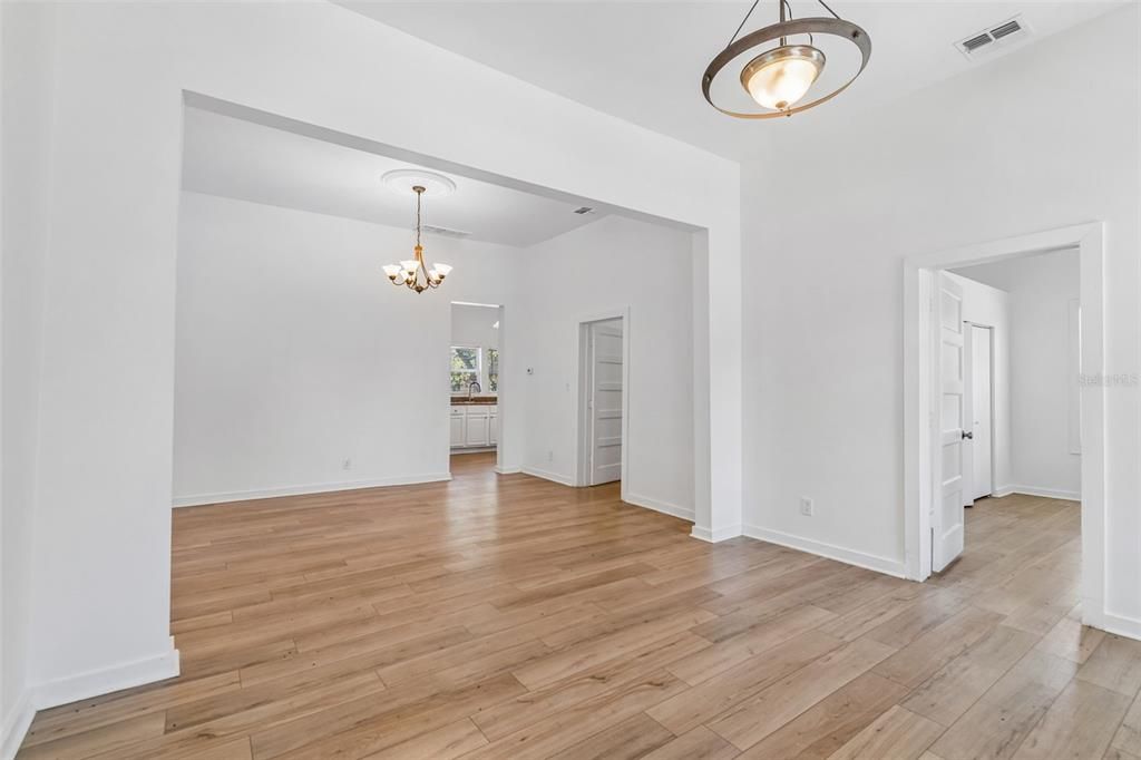 На продажу: $244,900 (2 спален, 2 ванн, 990 Квадратных фут)
