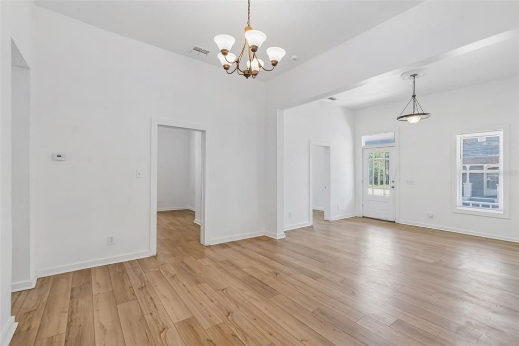 На продажу: $244,900 (2 спален, 2 ванн, 990 Квадратных фут)