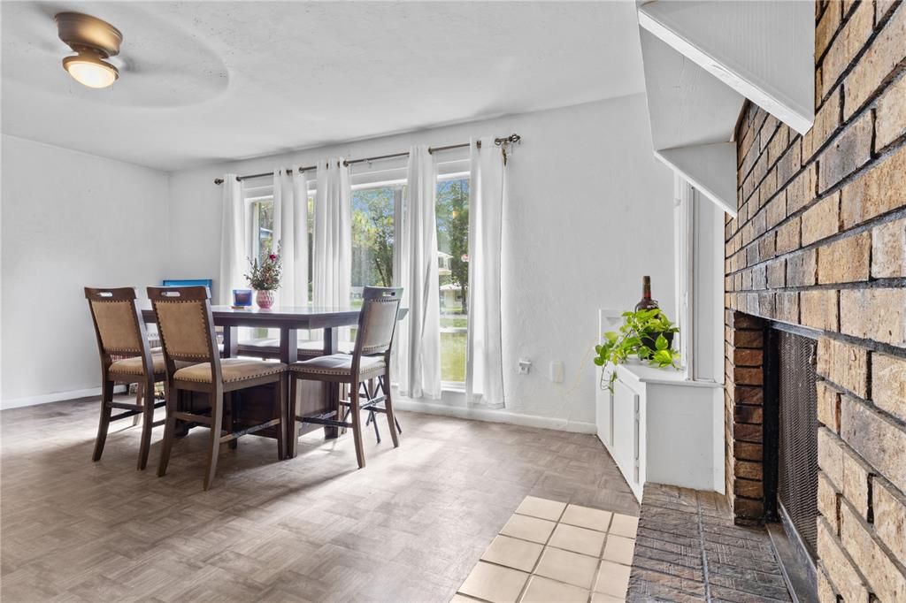 En Venta: $269,900 (4 camas, 2 baños, 1859 Pies cuadrados)