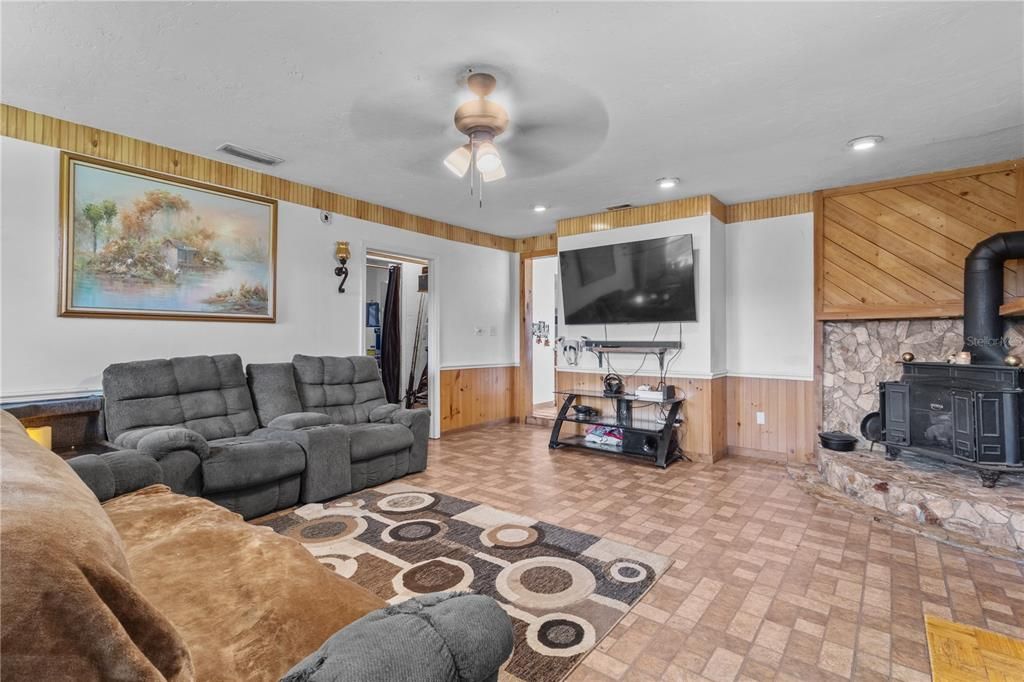 En Venta: $269,900 (4 camas, 2 baños, 1859 Pies cuadrados)