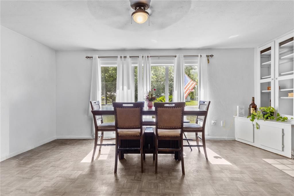 En Venta: $269,900 (4 camas, 2 baños, 1859 Pies cuadrados)
