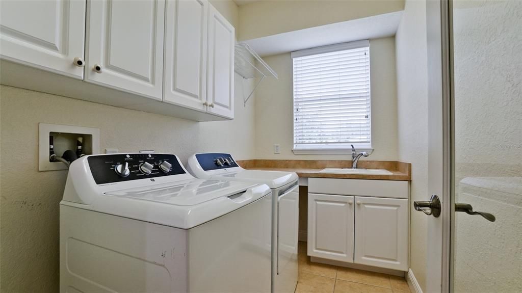En Venta: $625,000 (4 camas, 3 baños, 2552 Pies cuadrados)