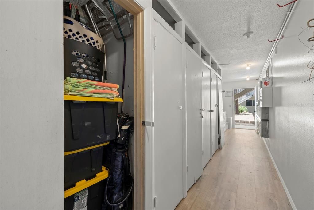For Sale: $399,000 (2 beds, 2 baths, 800 Square Feet)