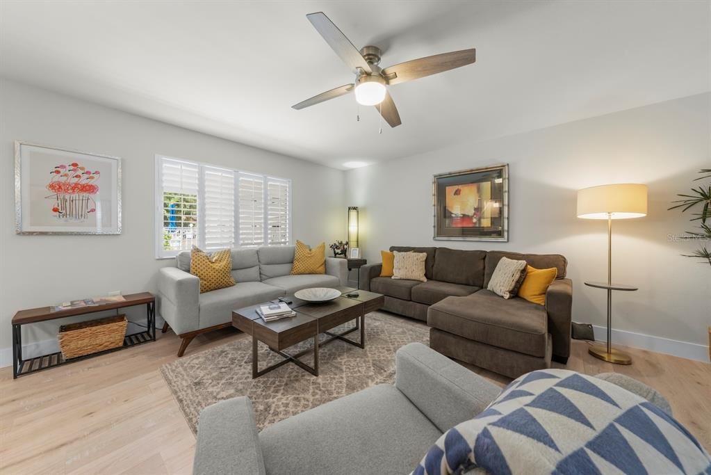 For Sale: $399,000 (2 beds, 2 baths, 800 Square Feet)