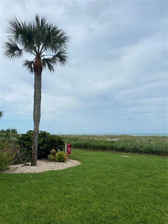 For Sale: $399,000 (2 beds, 2 baths, 800 Square Feet)