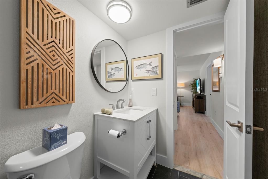 For Sale: $399,000 (2 beds, 2 baths, 800 Square Feet)