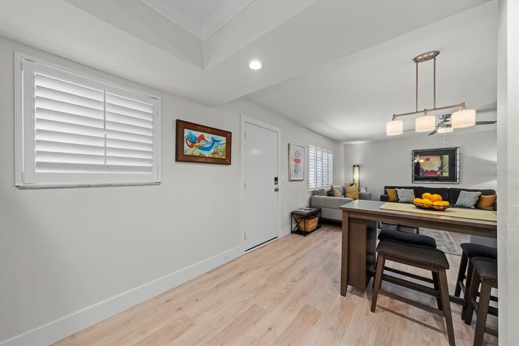 For Sale: $399,000 (2 beds, 2 baths, 800 Square Feet)