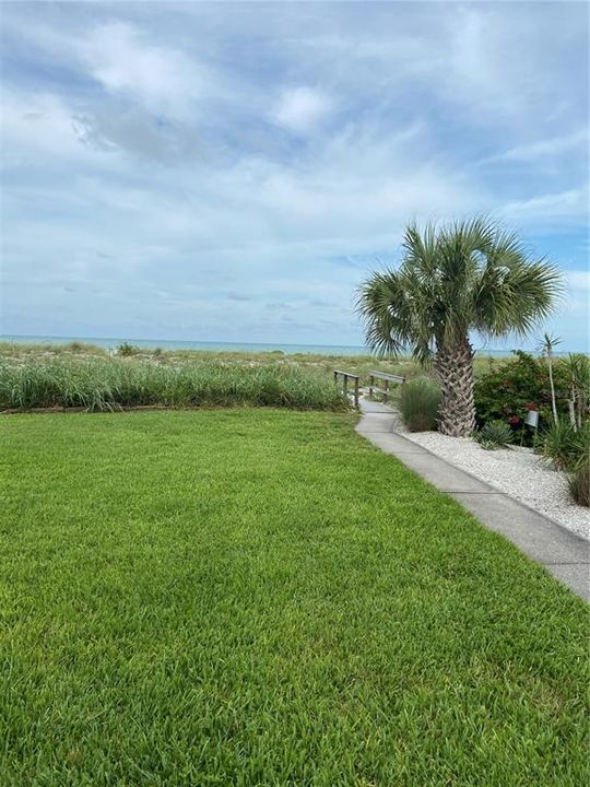 For Sale: $399,000 (2 beds, 2 baths, 800 Square Feet)