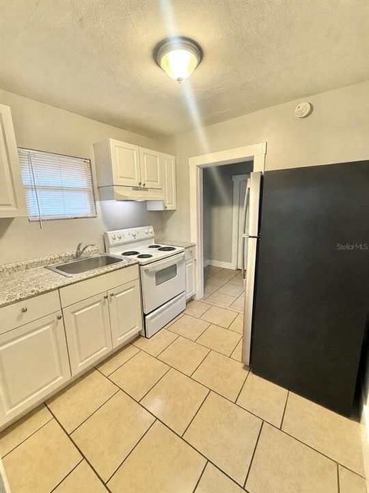 В аренду: $1,600 (2 спален, 1 ванн, 800 Квадратных фут)
