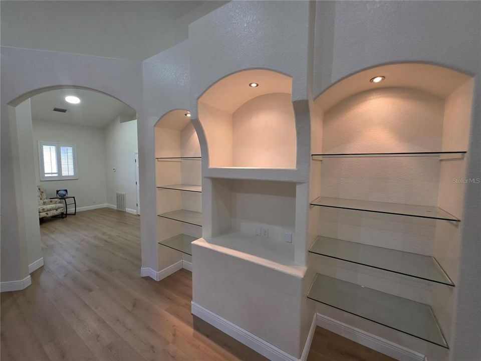 For Sale: $624,000 (6 beds, 4 baths, 6758 Square Feet)