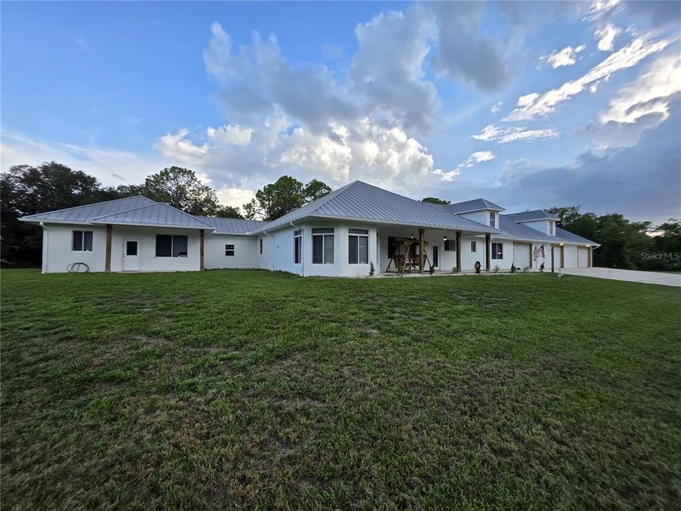 For Sale: $624,000 (6 beds, 4 baths, 6758 Square Feet)