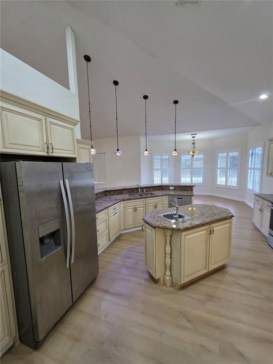 For Sale: $624,000 (6 beds, 4 baths, 6758 Square Feet)