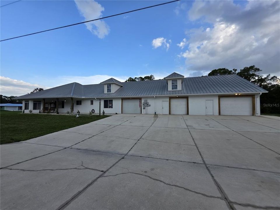 For Sale: $624,000 (6 beds, 4 baths, 6758 Square Feet)