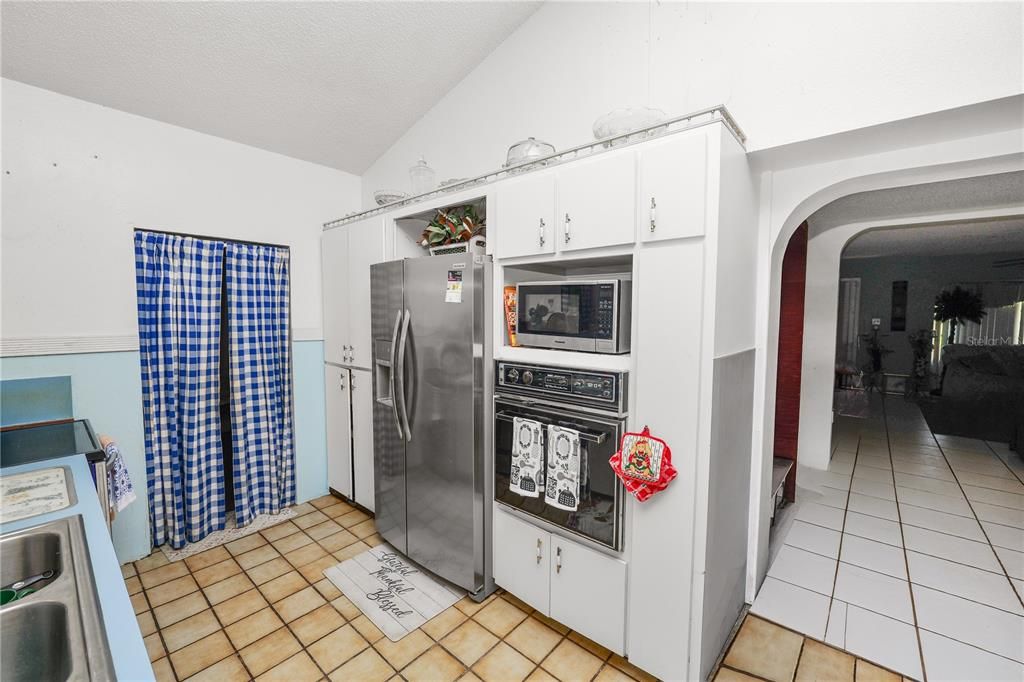 На продажу: $240,000 (3 спален, 2 ванн, 1004 Квадратных фут)