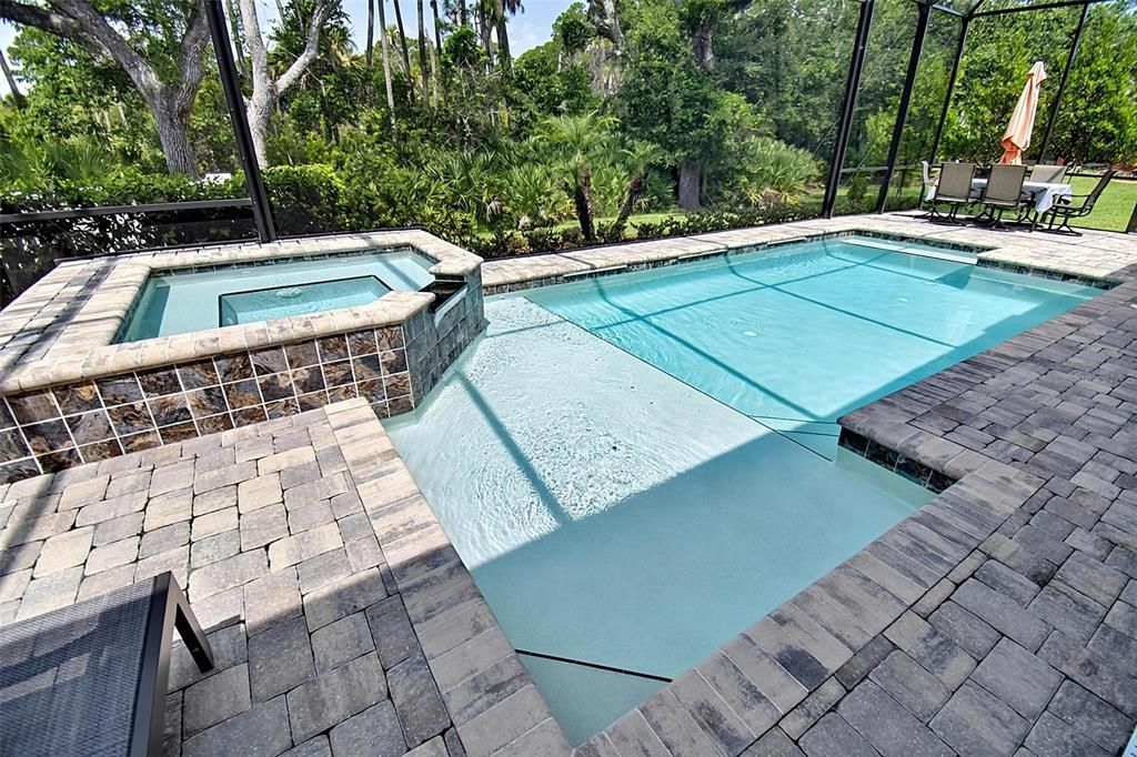 En Venta: $1,198,000 (3 camas, 3 baños, 3068 Pies cuadrados)