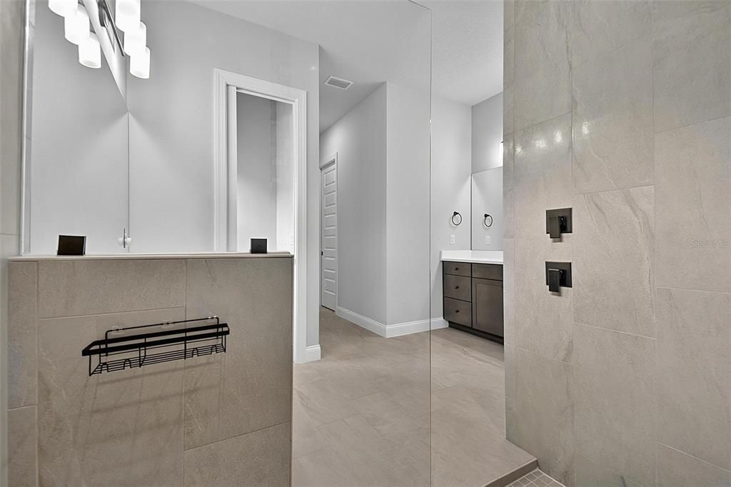 En Venta: $1,198,000 (3 camas, 3 baños, 3068 Pies cuadrados)