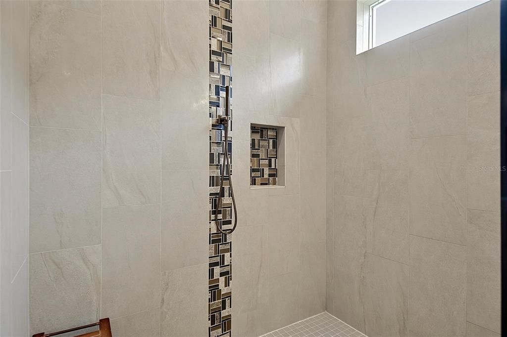 En Venta: $1,198,000 (3 camas, 3 baños, 3068 Pies cuadrados)