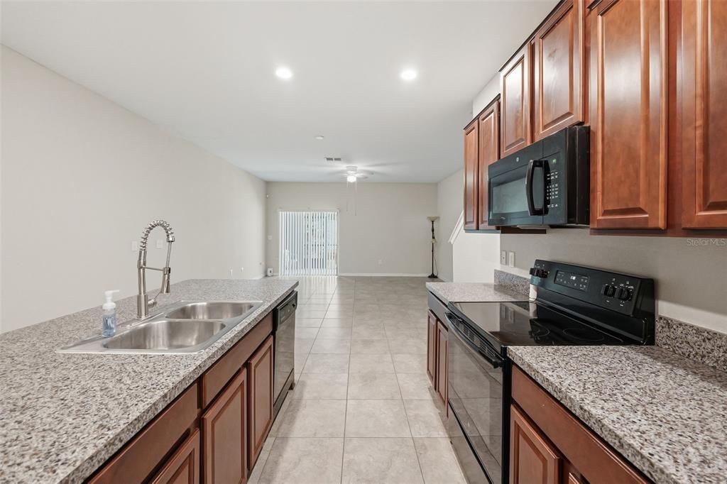 En Venta: $269,900 (3 camas, 2 baños, 1884 Pies cuadrados)
